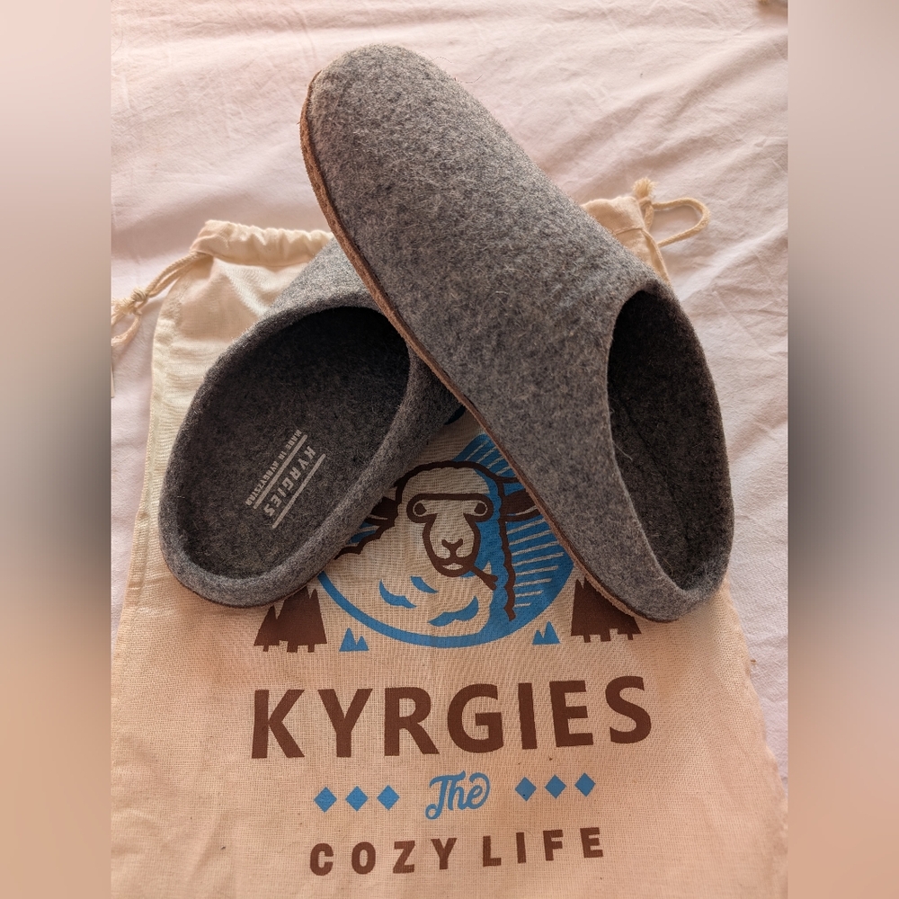 Kyrgies Molded Sole Wool Slippers - Size 42